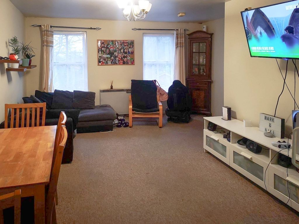 Property photo 2 of 11 Old Parr Rd Livingroom 05