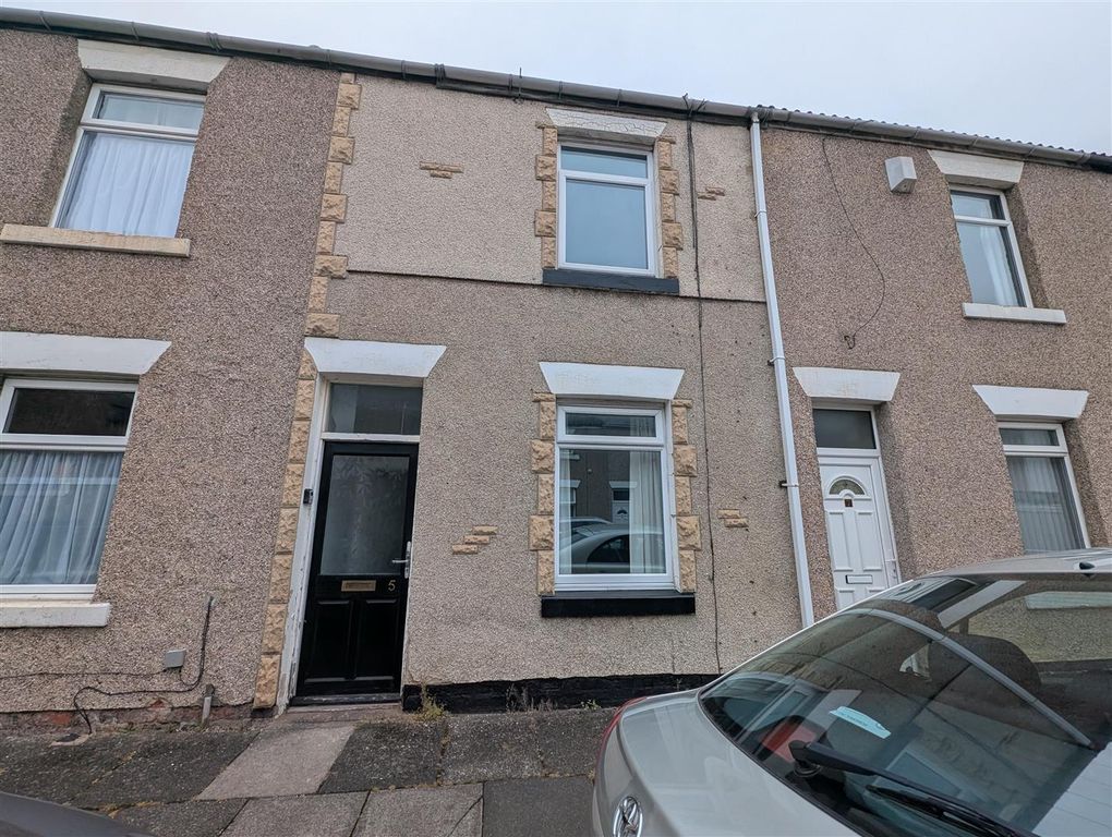 Property photo 1 of 8 Externally