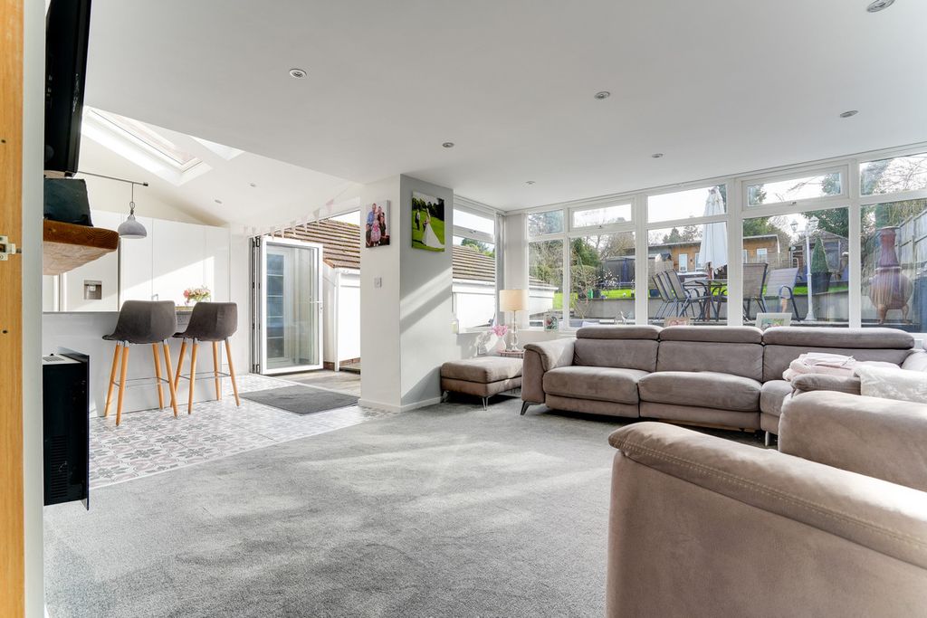 Property photo 2 of 30