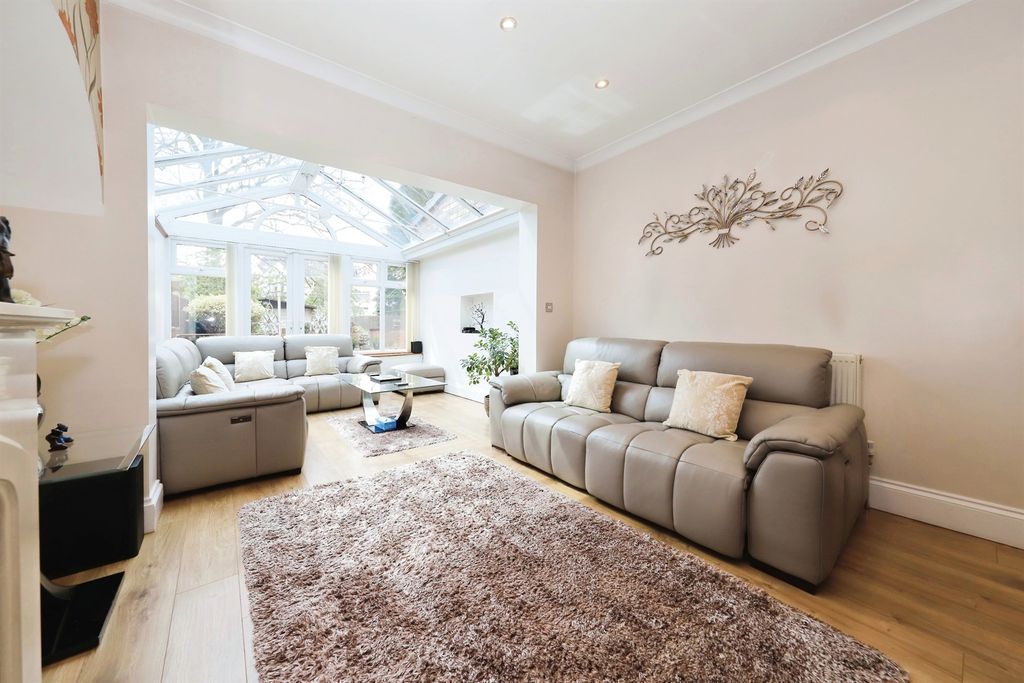 Property photo 3 of 15 Image