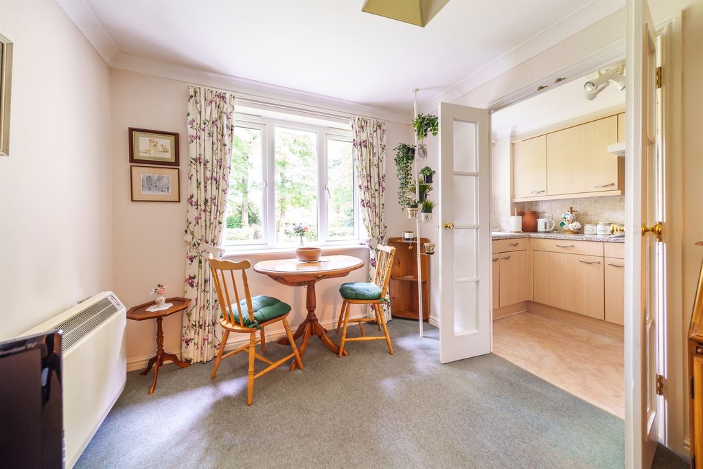 Property photo 2 of 12