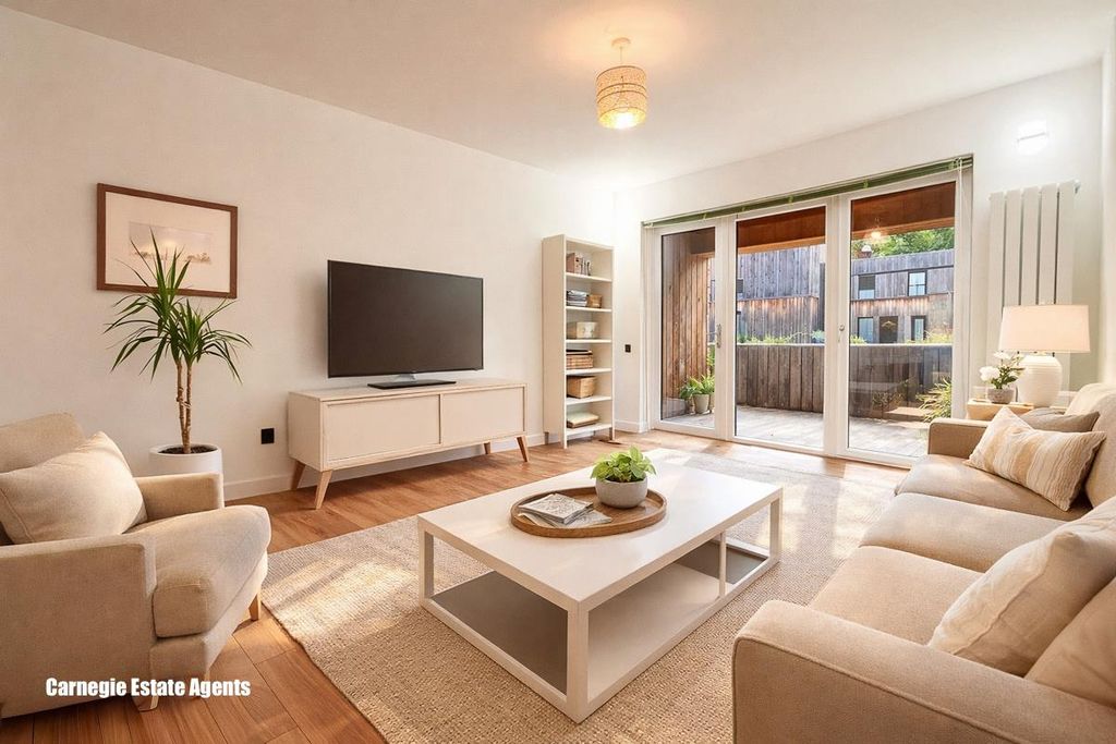 Property photo 1 of 10 Living Room