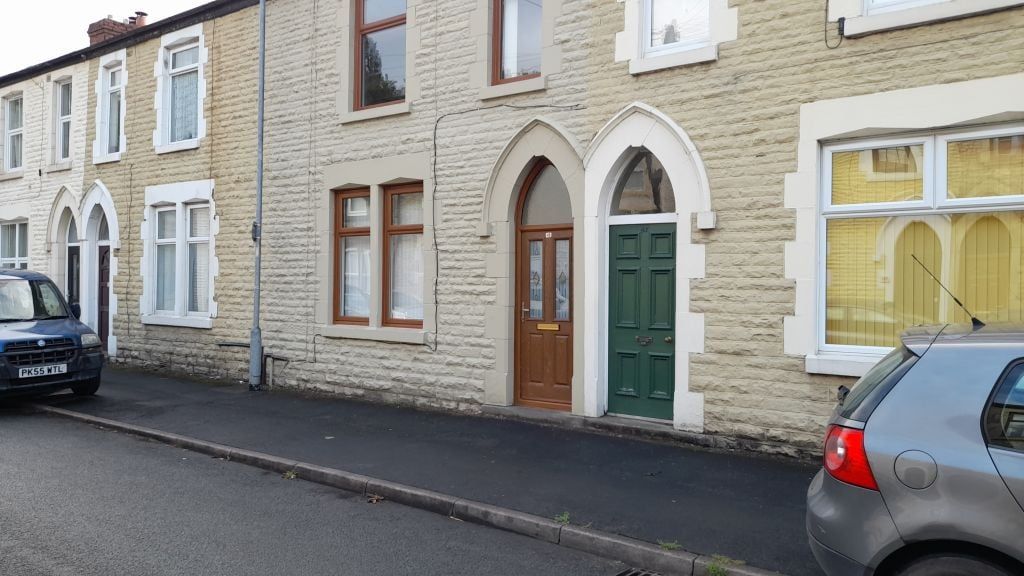 Property photo 1 of 9