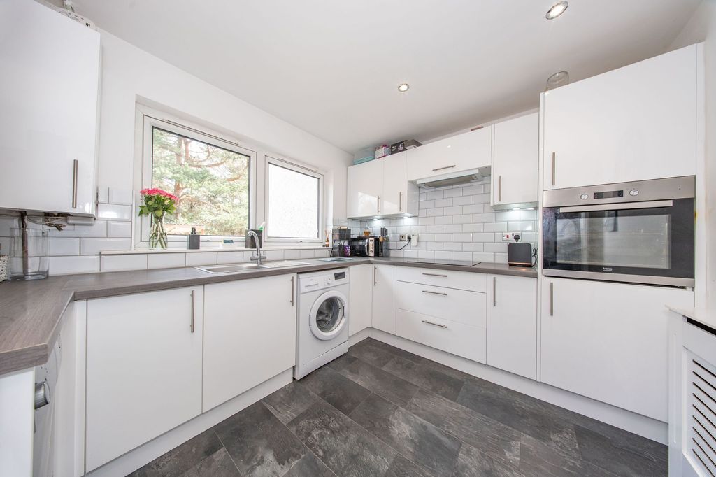 Property photo 3 of 24 Kitchen