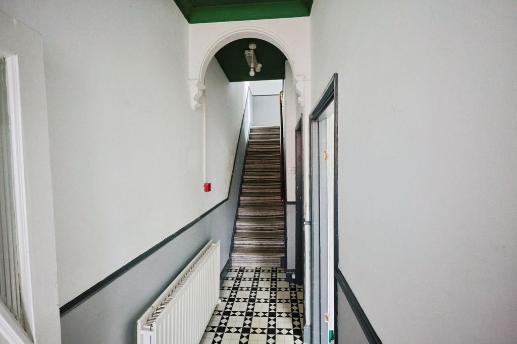 Property photo 2 of 15 Pbox-Img.Jpg