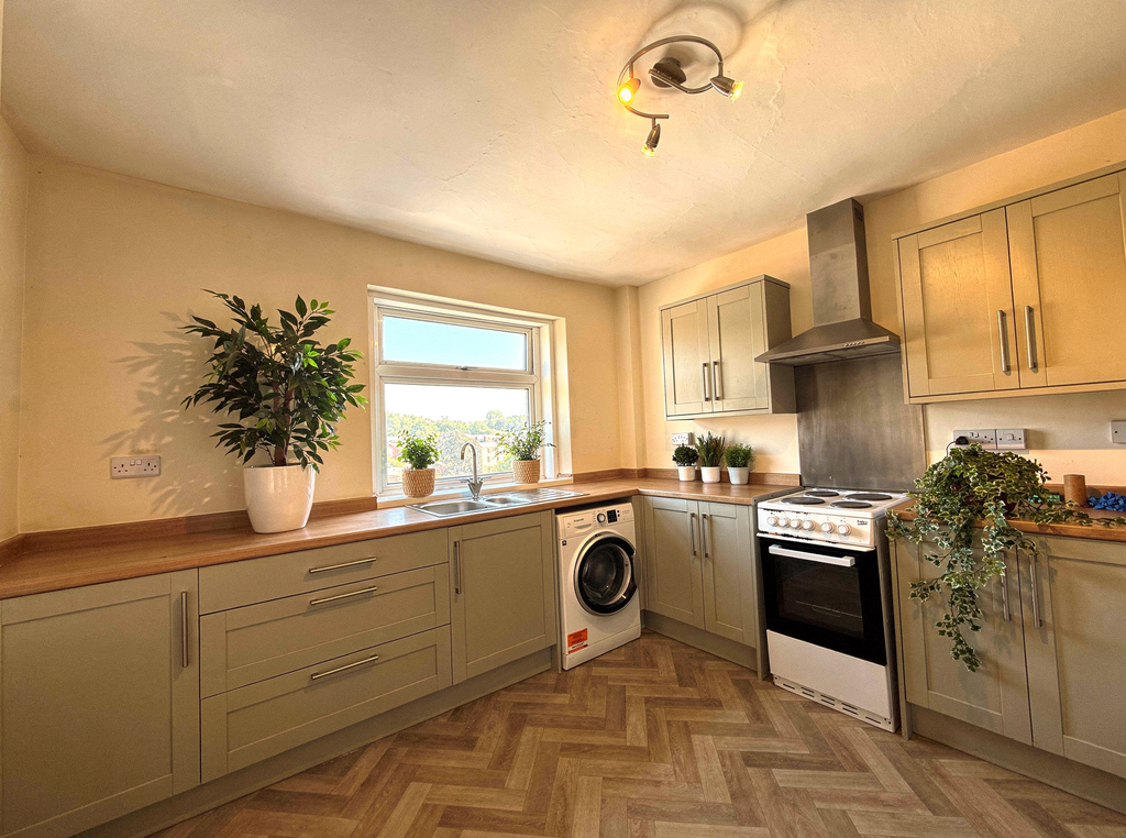 Property photo 1 of 12 Kitchen