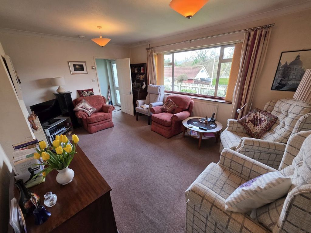 Property photo 2 of 20