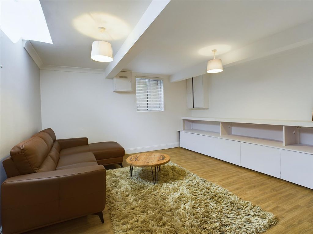 Property photo 3 of 16 Cam02534G0-Pr0059-Still007.Jpg