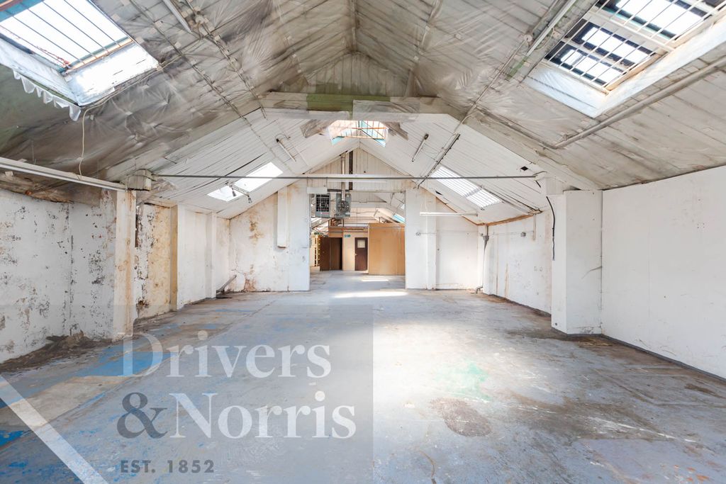 Property photo 3 of 10 1A Hercules Street N7 6At (18)