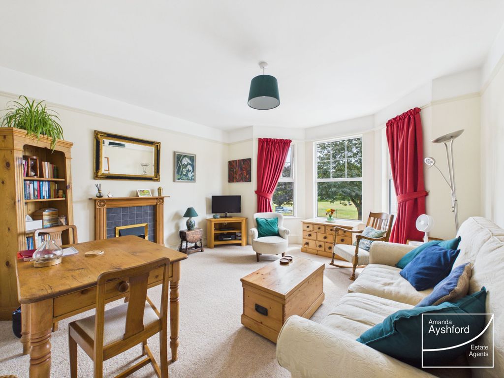 Property photo 2 of 27
