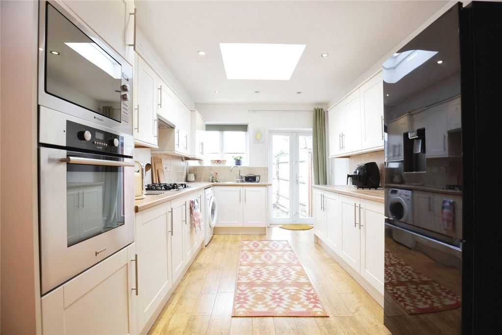 Property photo 2 of 15 Picture No. 16