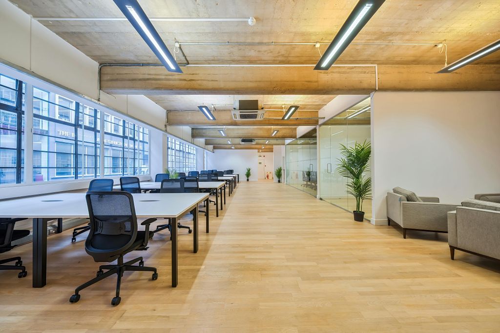 Property photo 3 of 21 134118715689Ca1c923440.Jpg