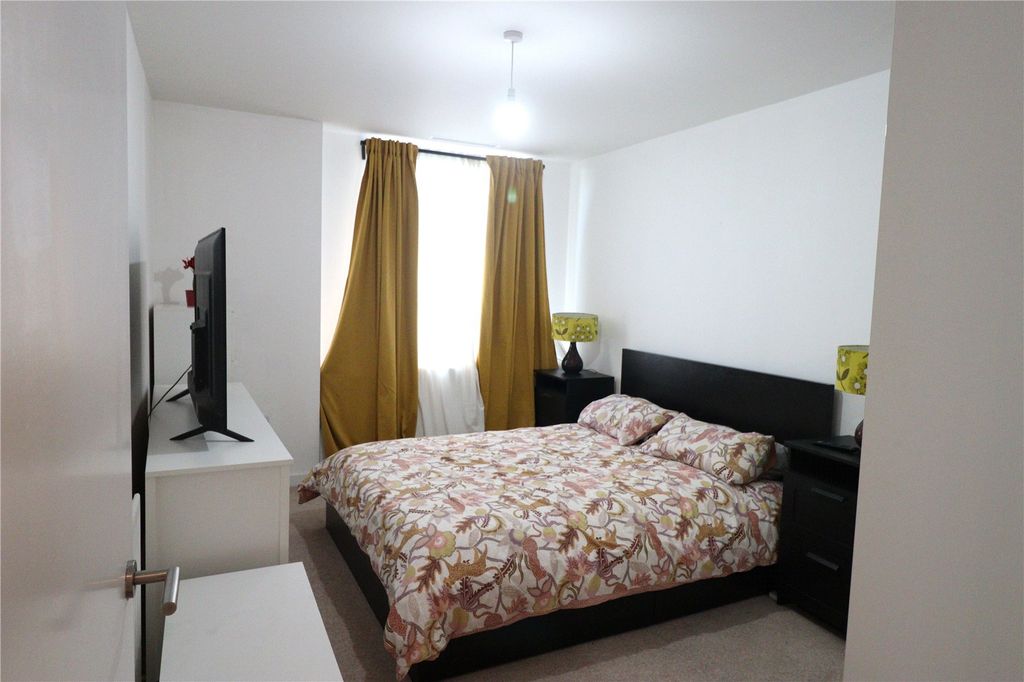 Property photo 3 of 4 Picture No. 02