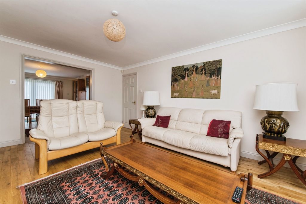 Property photo 3 of 20