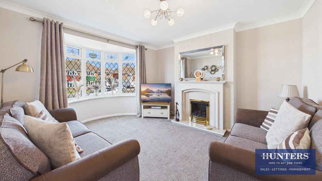 Property photo 3 of 20 Living Room