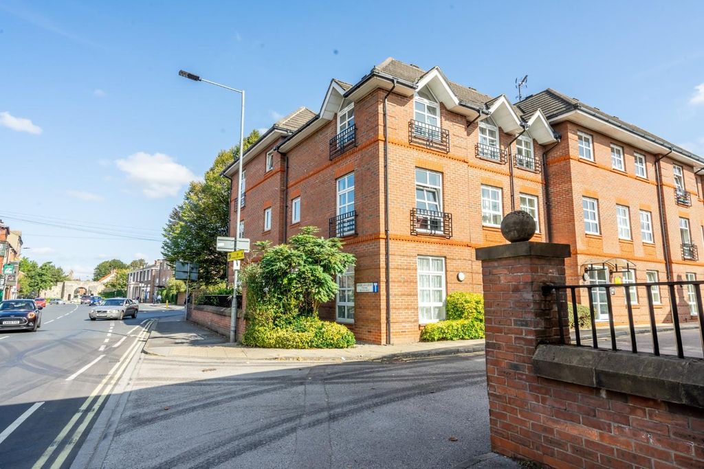Property photo 1 of 9 Barbican Court-8.Jpg