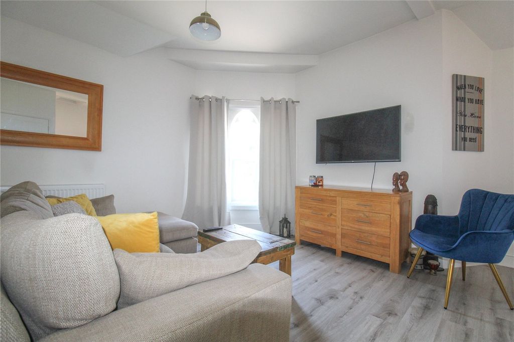 Property photo 3 of 12 Picture No. 06