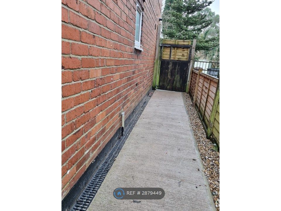 Property photo 2 of 35