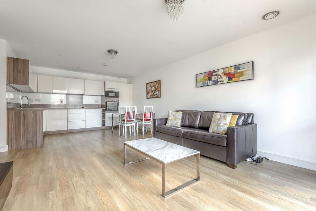 Property photo 3 of 5