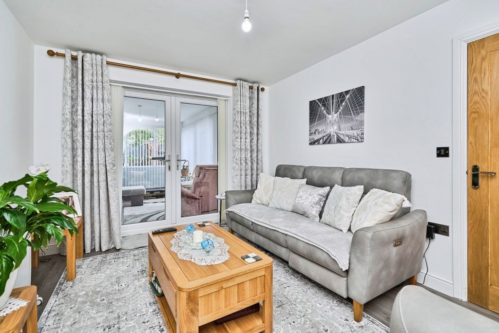Property photo 3 of 20 Pbox-Img.Jpg