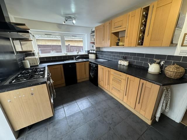 Property photo 3 of 15 Kitchen