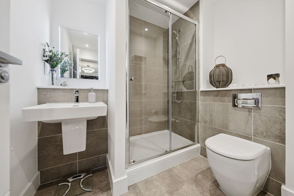 Additional image 12 of 2 bed flat for sale122 Festival Court, Main Door, Prince's Quay, Glasgow G51