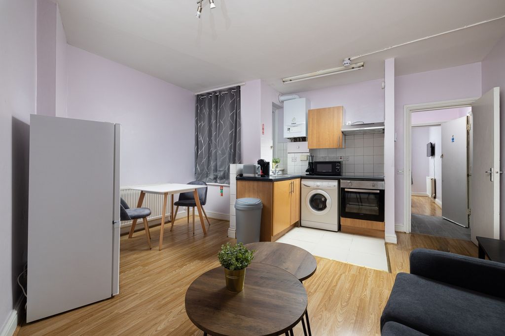 Property photo 3 of 6 A Bright And Spacious Kitchenette Featuring Modern...