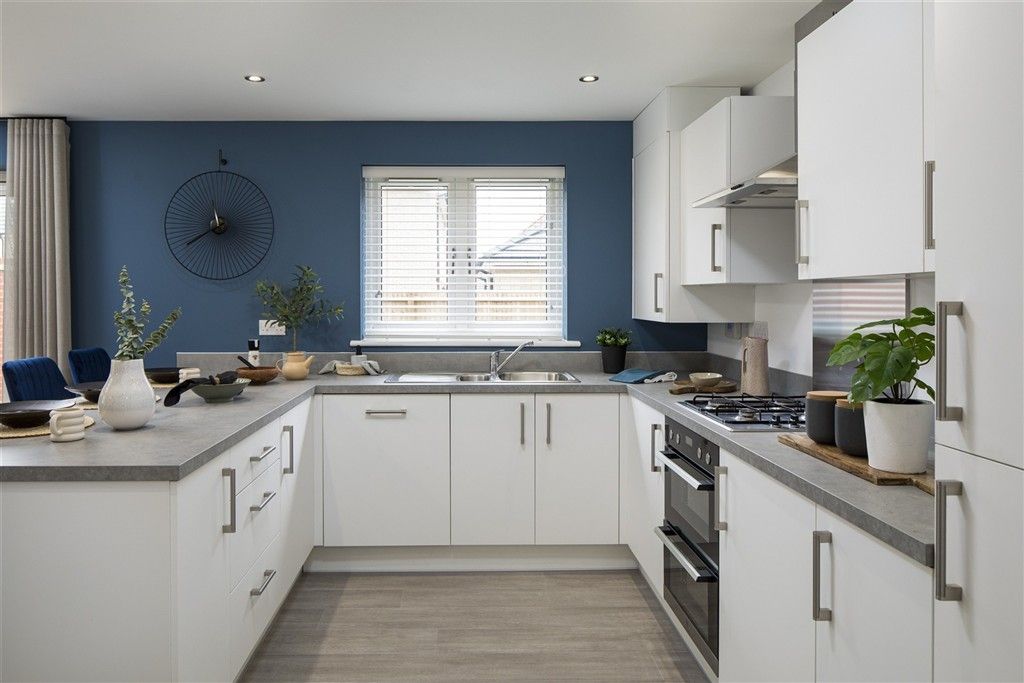 Property photo 3 of 10 Kitchen