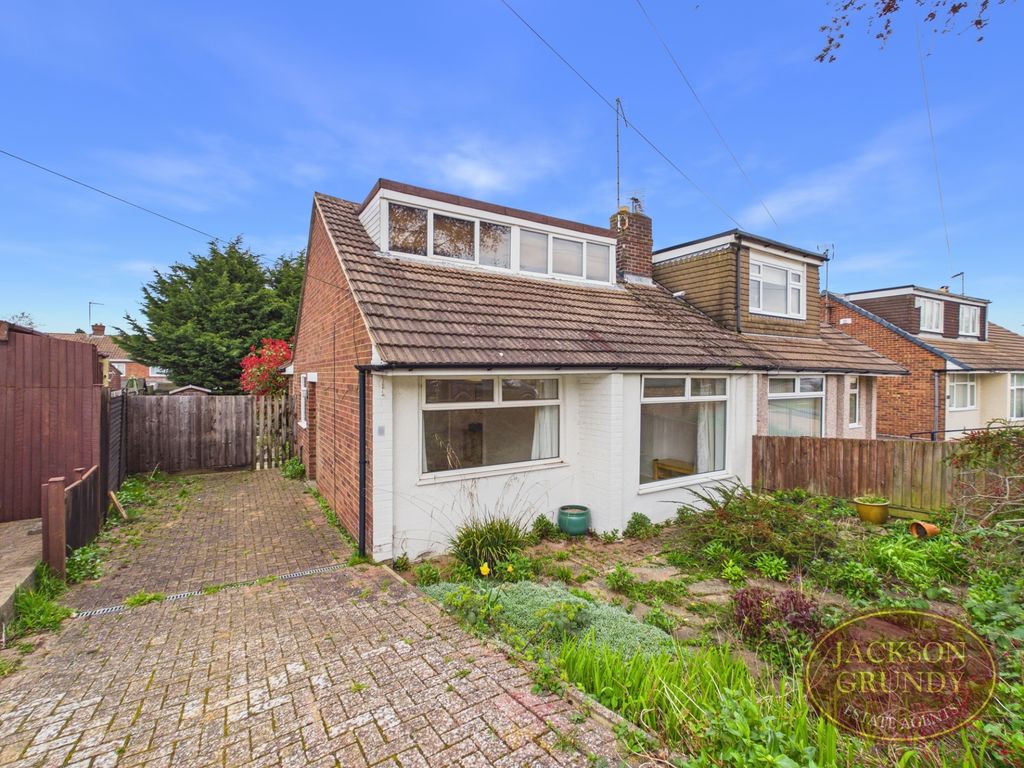 Property photo 1 of 10 Pennine Way