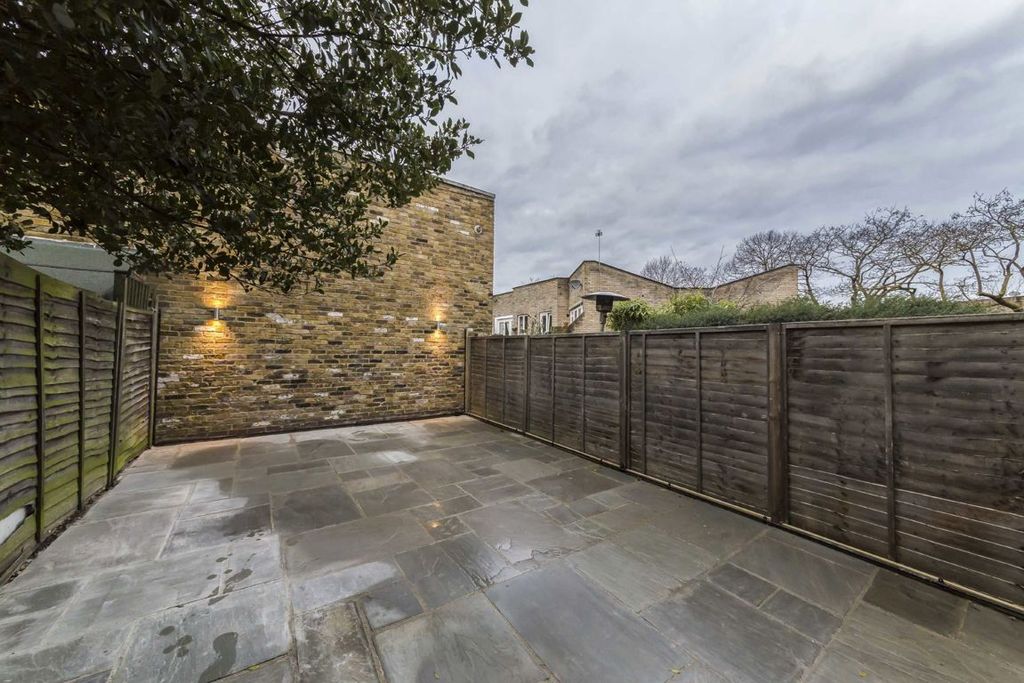 Property photo 2 of 3