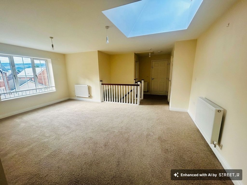 Property photo 2 of 6