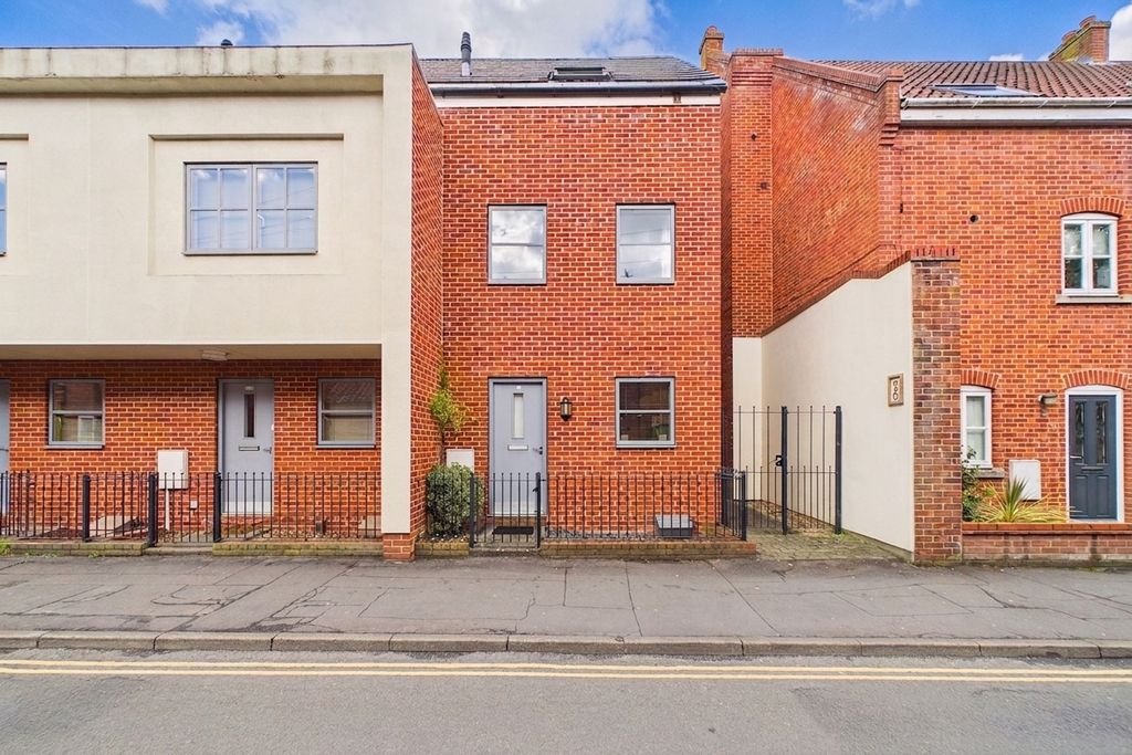 Property photo 1 of 24