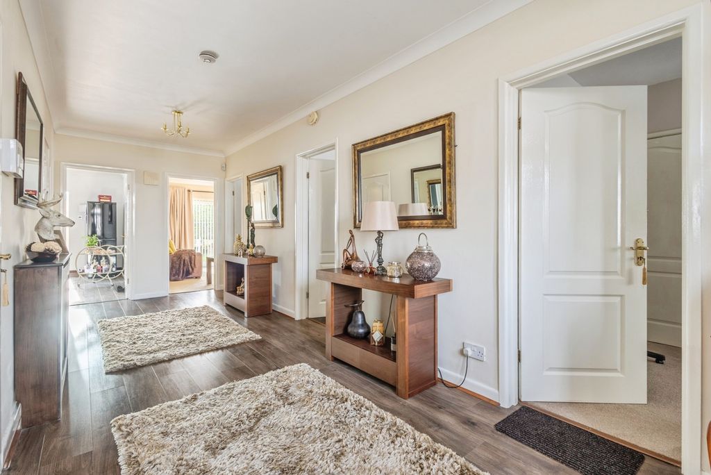 Property photo 2 of 20 Pbox-Img.Jpg