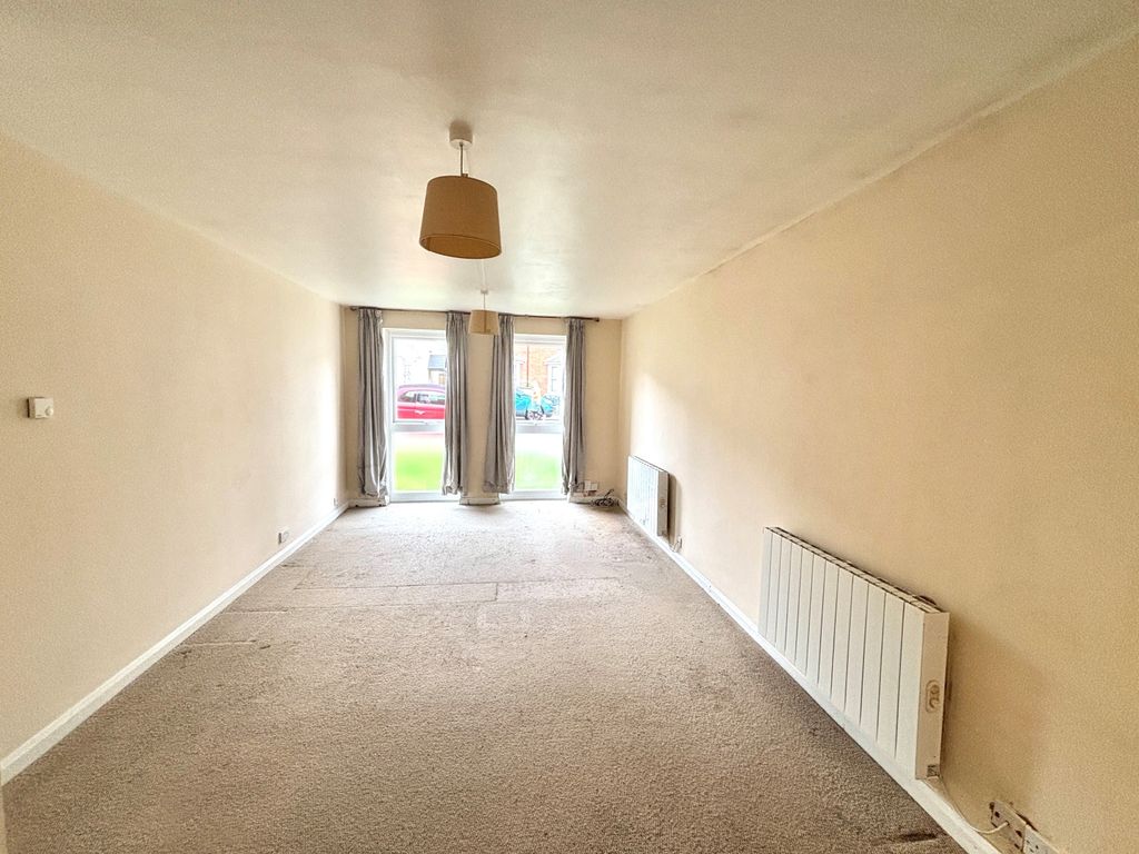 Property photo 2 of 6 Lounge