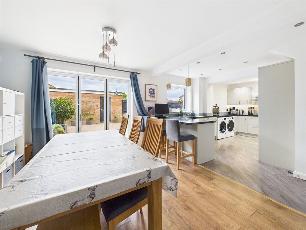 Property photo 3 of 17 Picture No. 18