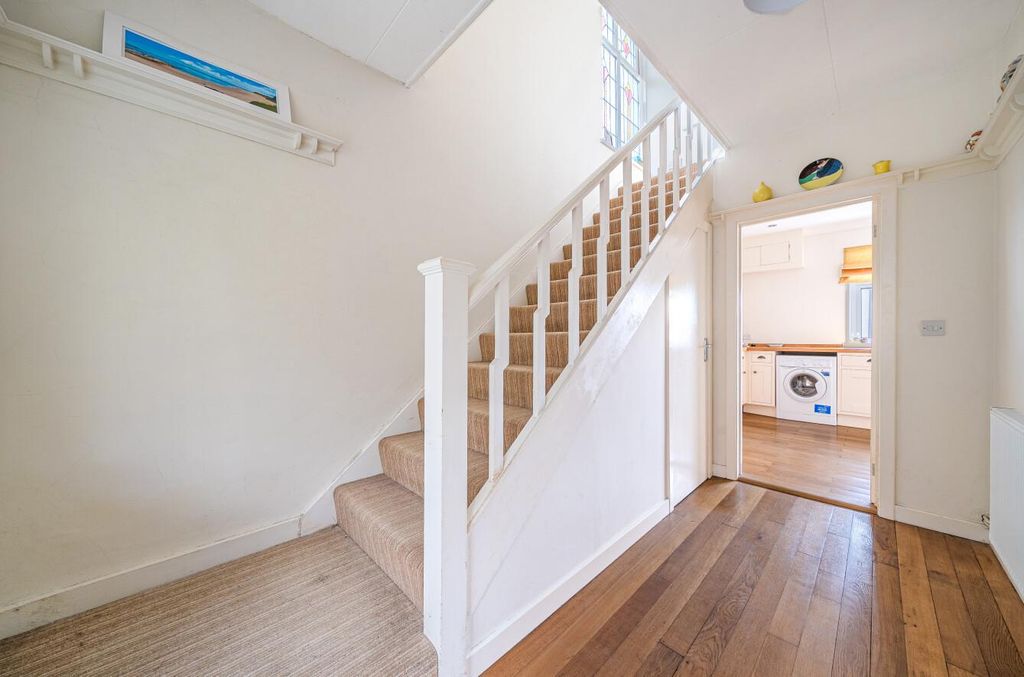 Property photo 3 of 25