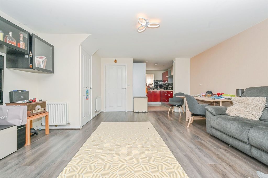 Property photo 3 of 10 Living Room