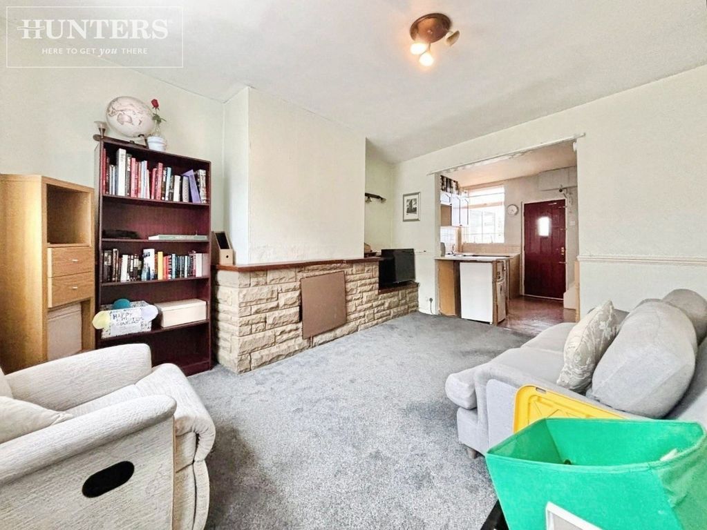 Property photo 2 of 13 Pbox-Living_Room-345913.Jpg