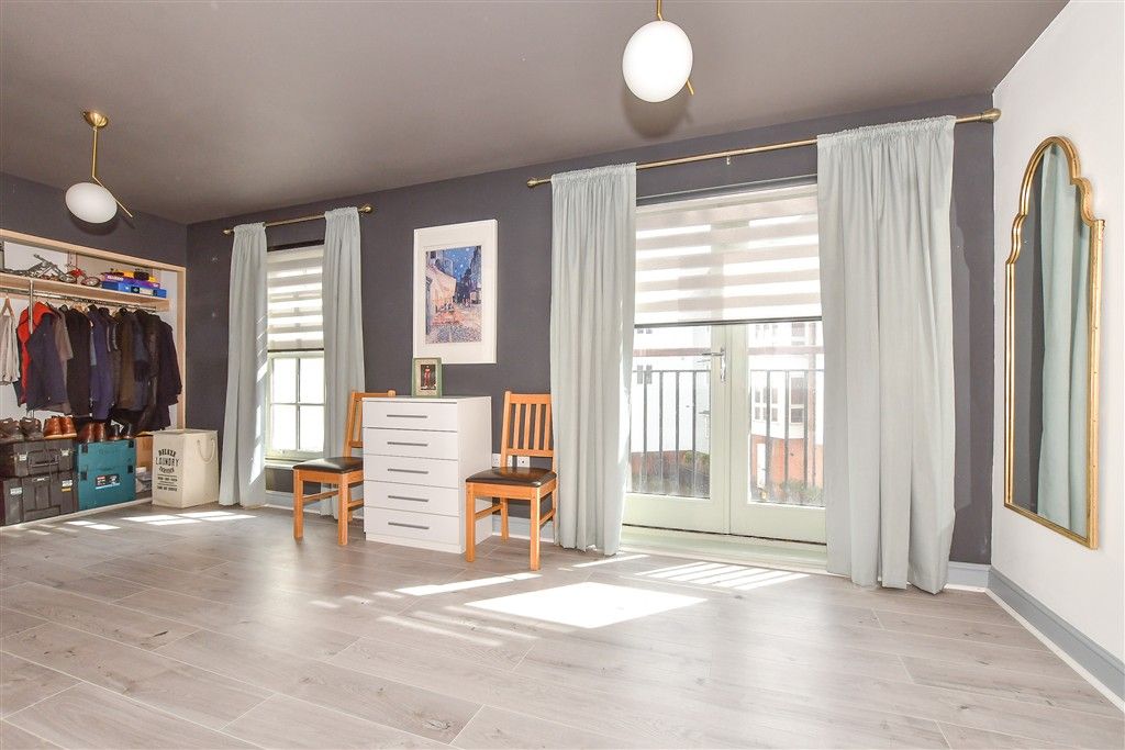 Property photo 2 of 8 Bedroom 1