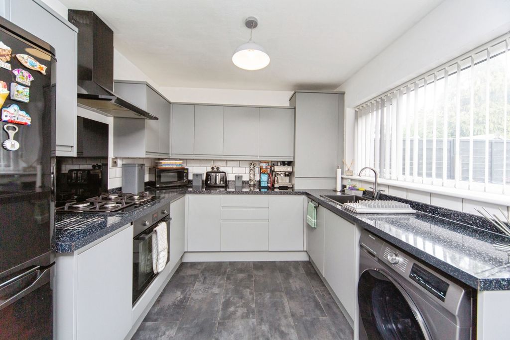 Property photo 3 of 17 Pbox-Img.Jpg