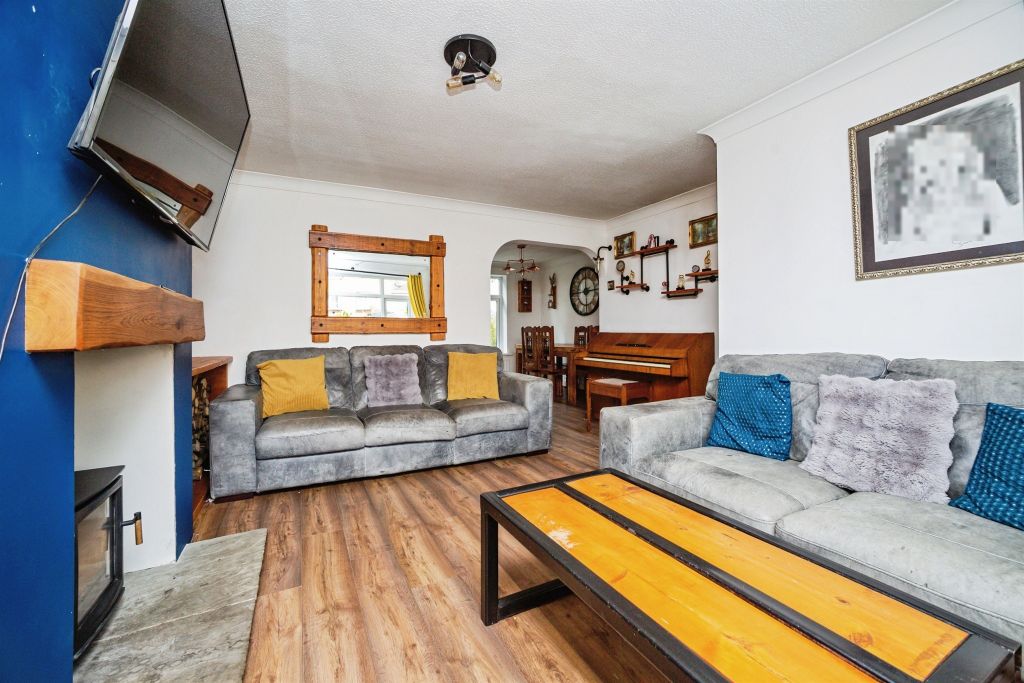Property photo 3 of 17