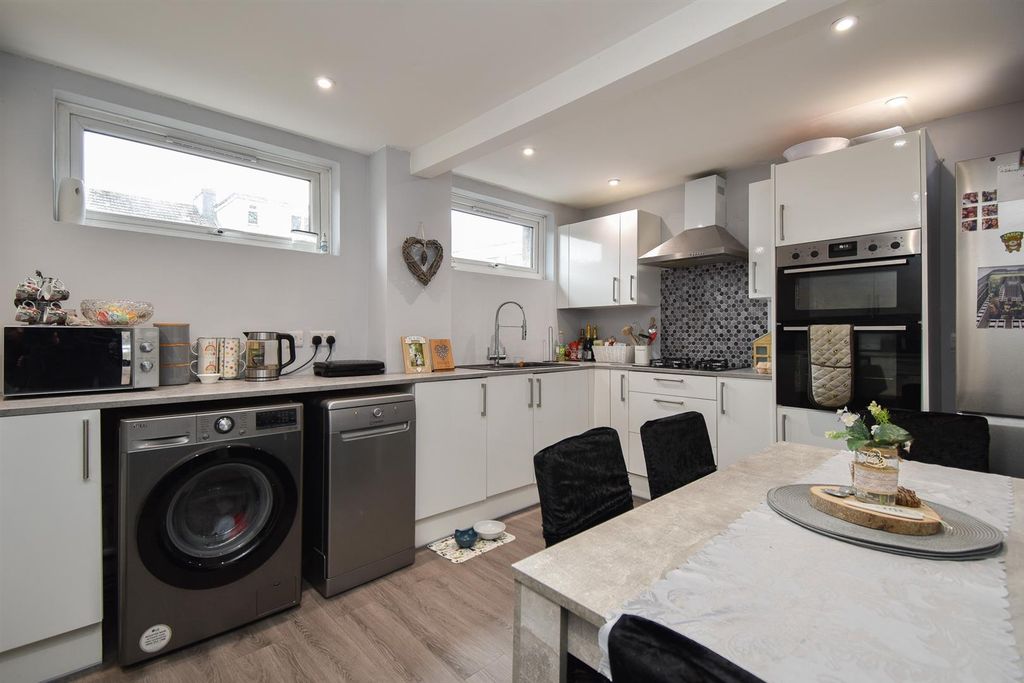 Property photo 2 of 16 Kitchen/Diner
