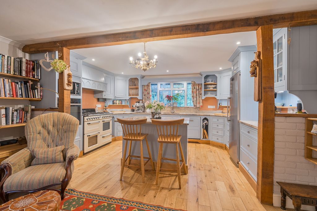 Property photo 3 of 18