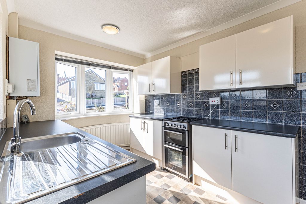 Property photo 2 of 17 Kitchen