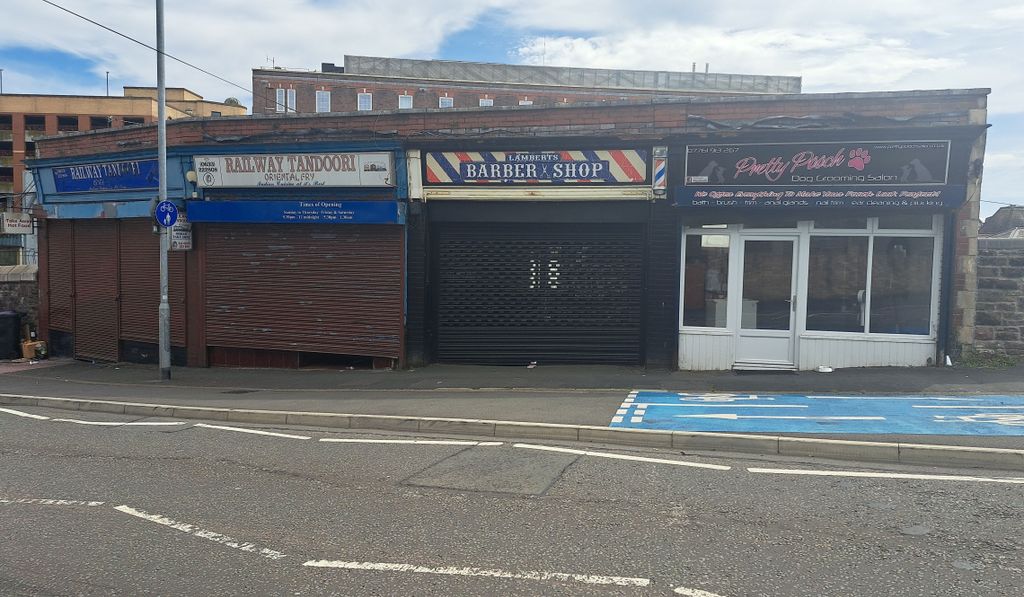 Property photo 1 of 1 The Front Of An Arch.