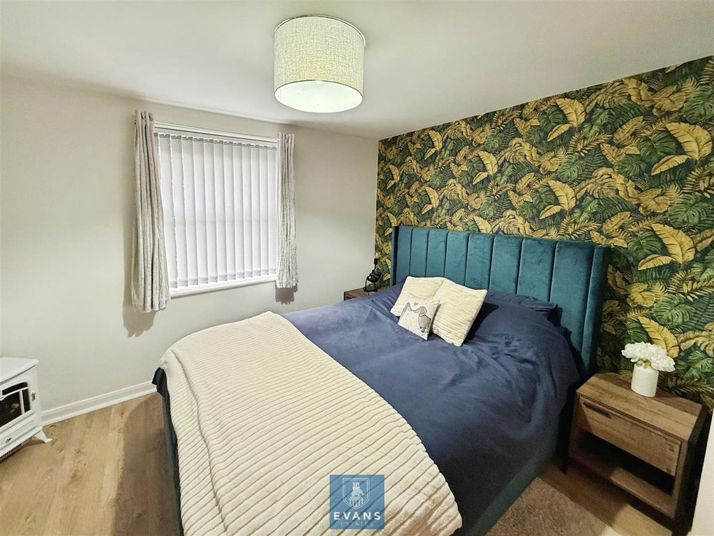 Property photo 3 of 11 Bedroom