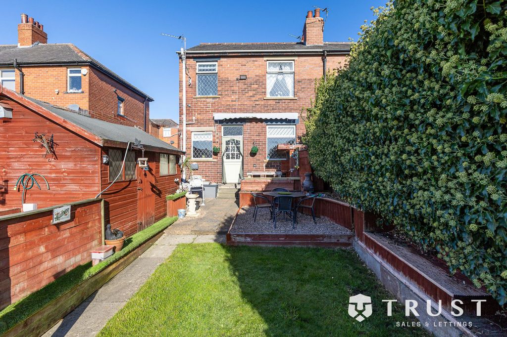 Property photo 2 of 31