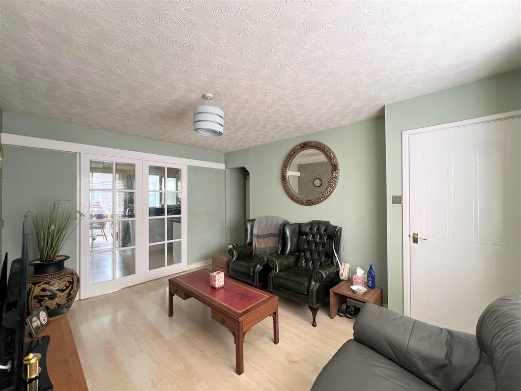 Property photo 2 of 15 Ff9E1Aa4-F2F7-44F6-Bd35-F715D02Ebb80.Jpeg