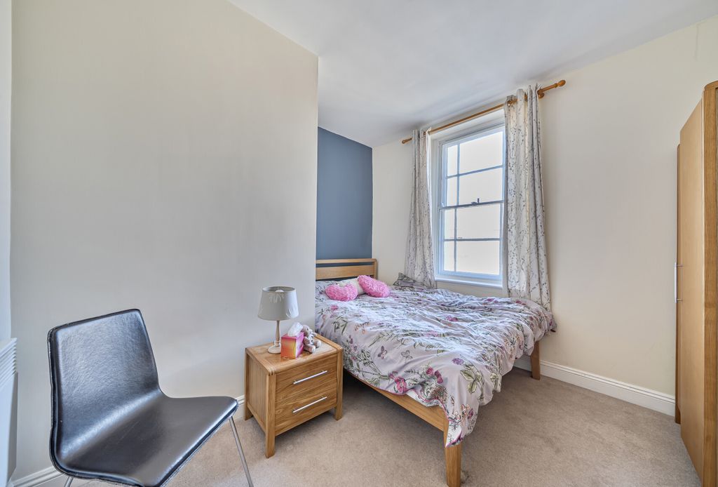 Property photo 3 of 9 1354383-4-68c2d6E...