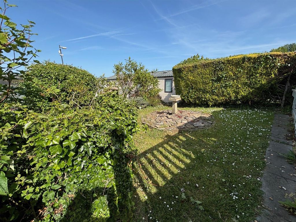 Property photo 3 of 29 4338 Front Garden New.Jpg